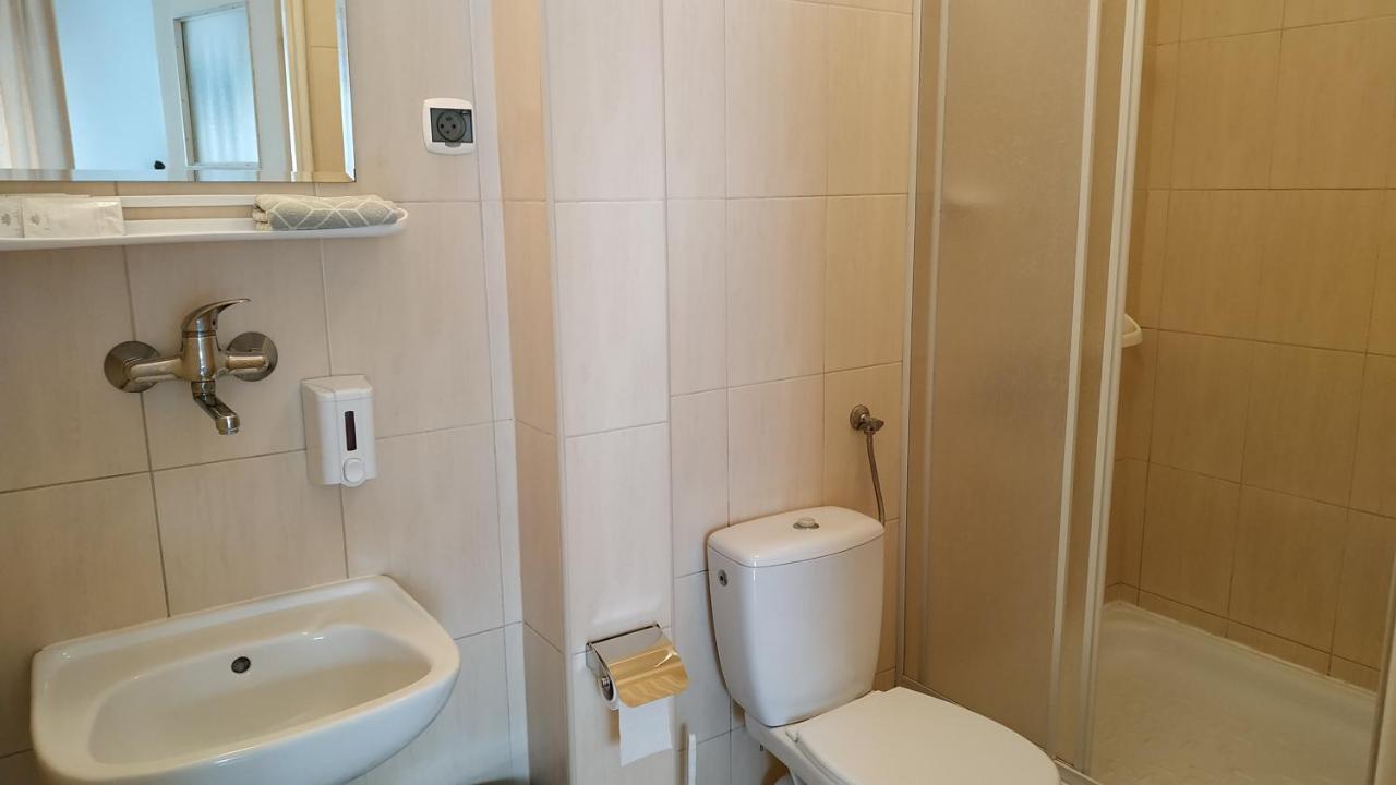 Hotel Eden 24H Rzeszow Luaran gambar