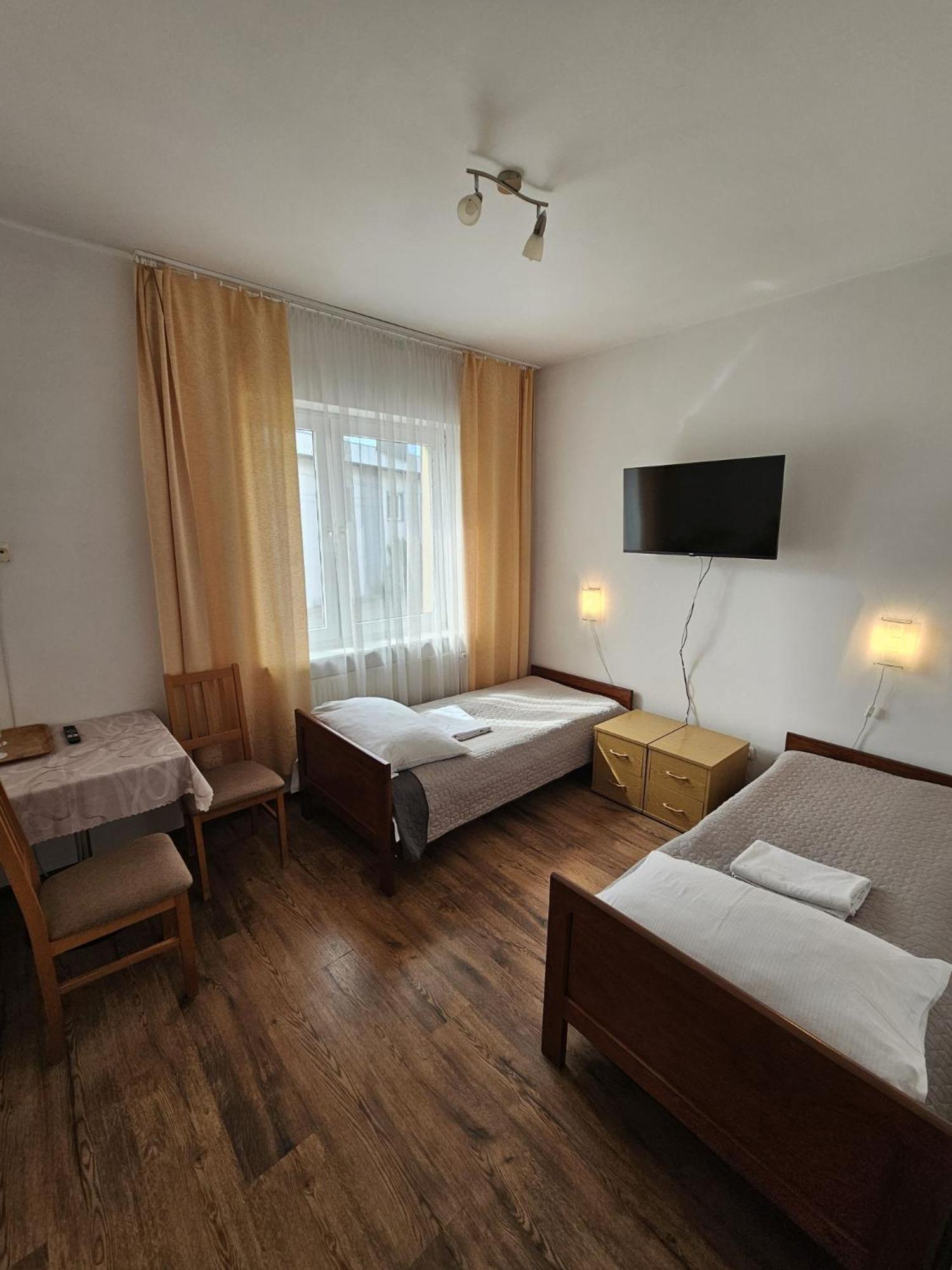 Hotel Eden 24H Rzeszow Luaran gambar